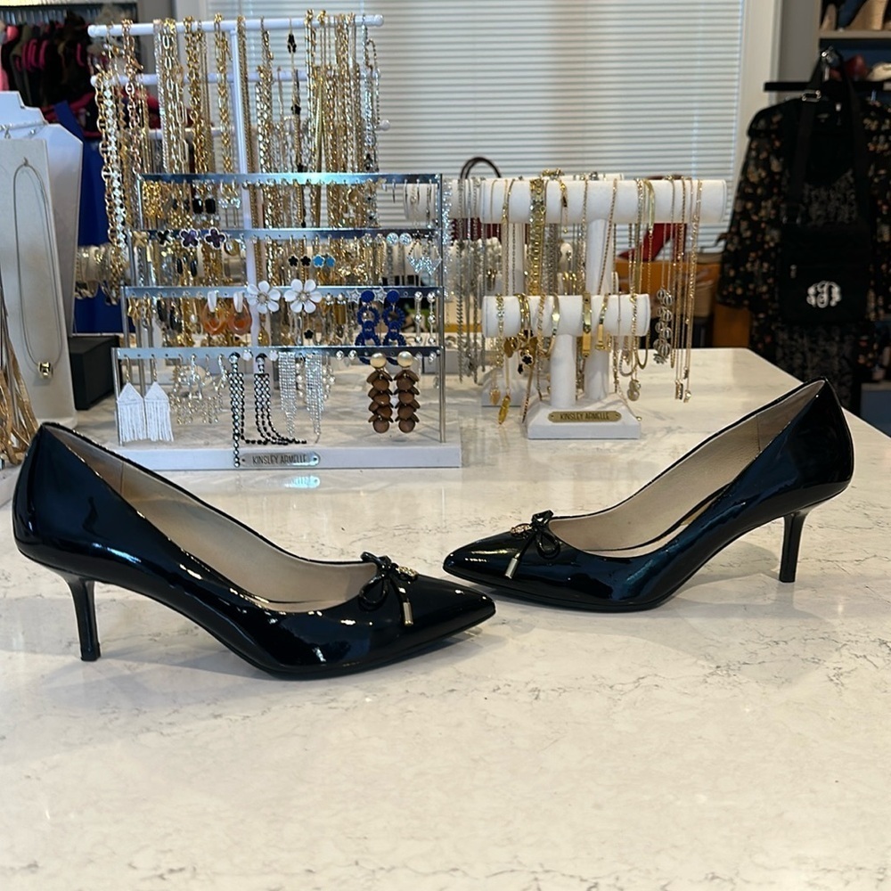 Michael Kors black patent leather with bow heels size 8.5